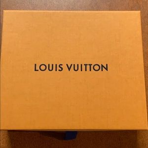 Louis Vuitton wallet box with a pouch